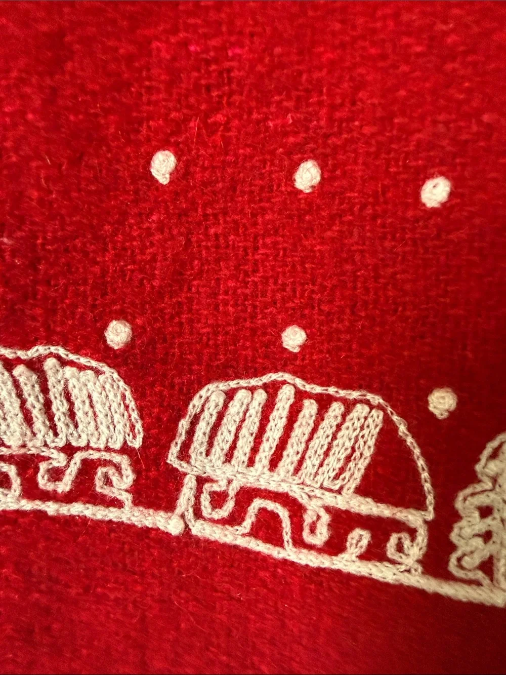Nicole Miller Holiday Red Placemats Set of 6 with White Cabin & Tree Embroidery